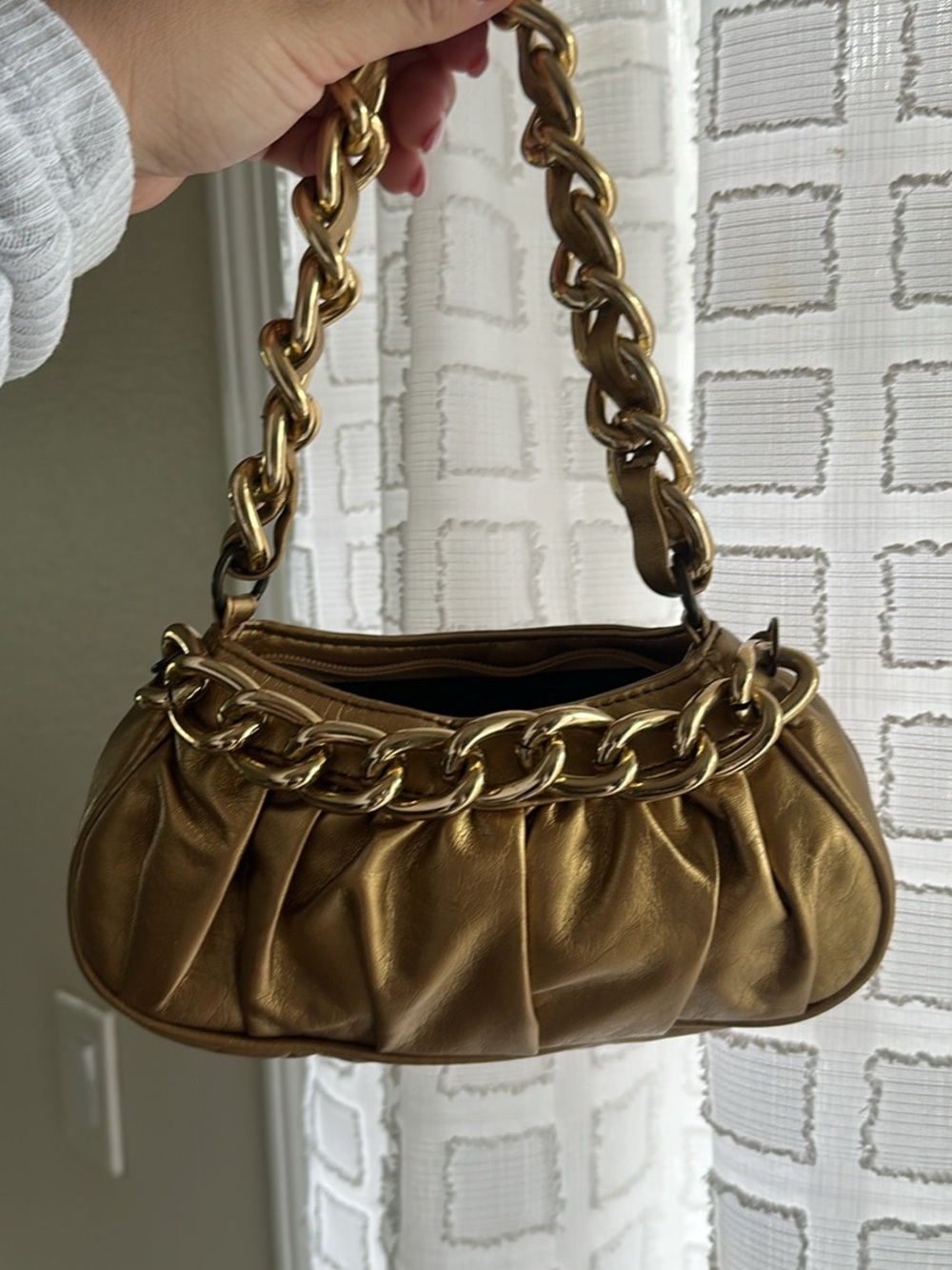 Y2K Candies Chunky Gold Chain-Handle Shoulder Bag